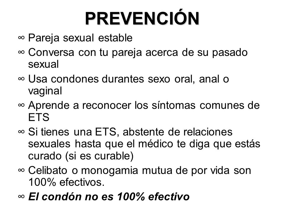 El tratamiento por la sosa alimenticia del hongo de las uñas en las manos